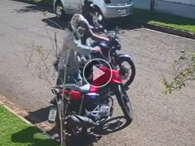 Câmera flagra dupla furtando moto de pintor em Campo Grande