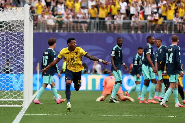 Equador vence Alemanha de virada e vai ao mata-mata