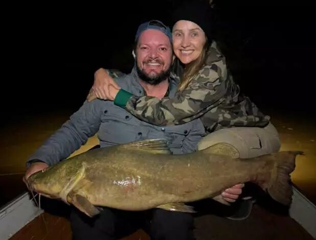 Casal pesca jaú de 25 kg em primeira noite no Pantanal