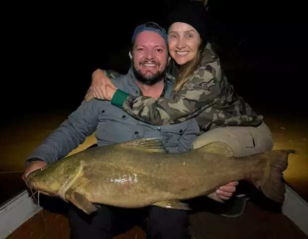 Casal pesca jaú de 25 kg em primeira noite no Pantanal