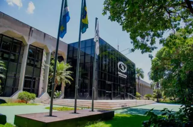 TCE-MS multa ex-prefeitos de Bela Vista por gestão de pessoal