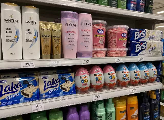 Furta de manicure R$ 480 em produtos de compras em MS