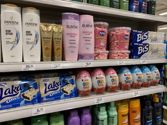 Furta de manicure R$ 480 em produtos de compras em MS