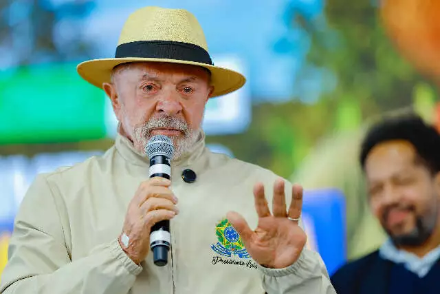 Lula critica contradição no valor de fazendas para imposto e desapropriação