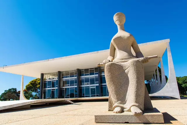 STF entra em recesso e adia justiça sobre Uber e Bolsonaro