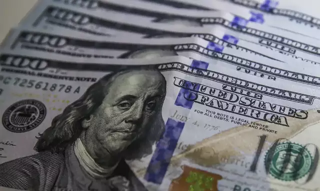 Dólar sobe a R$ 5,18 e Ibovespa fecha em alta de 0,52%