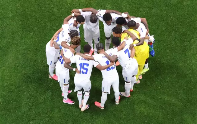 Uruguai e Cabo Verde empatam em 2 a 2 pela Copa do Mundo