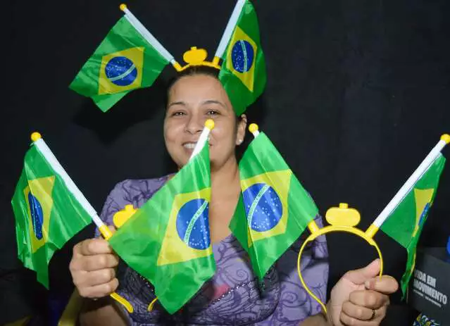 Torce venezuelana pelo Brasil na Copa e conta sua história