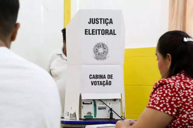 Você vota por consciência ou obrigações? Diga sua opinião