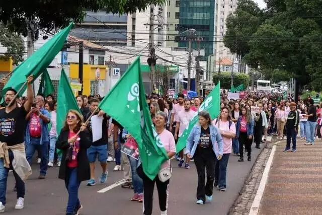 Reajuste de professores em Campo Grande: reunião decidir amanhã