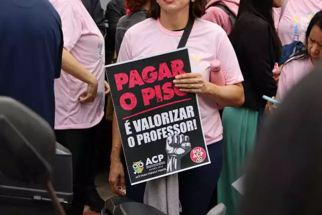 Governo sanciona novo piso salarial da educação de R$ 5,1 mil