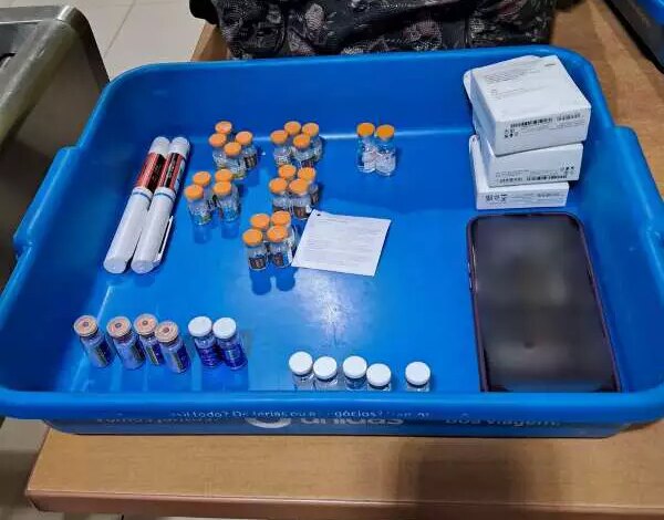 Homem é preso com 38 caixas de medicamentos paraguaios no aeroporto