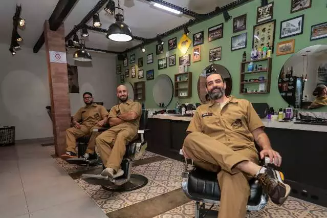 Capivara Barber: Tradicionalismo e Superação em Campo Grande