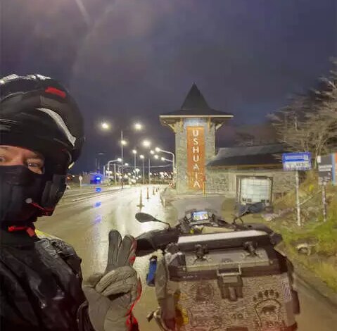 Celinho chega ao fim do mundo de moto na Patagônia