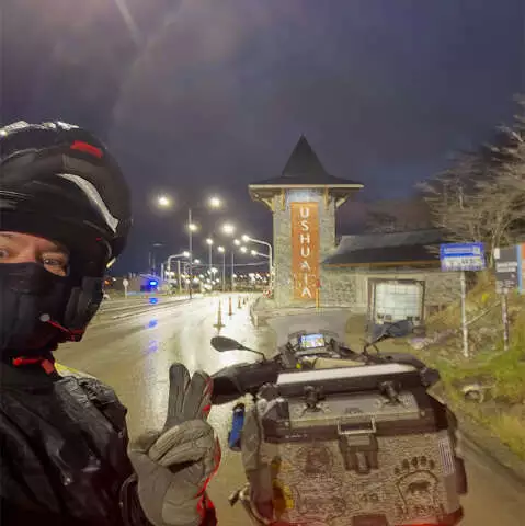Celinho chega ao fim do mundo de moto na Patagônia
