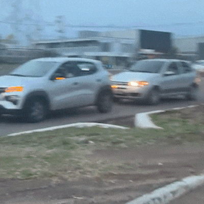 Trânsito caótico em Campo Grande antes de Brasil x Escócia