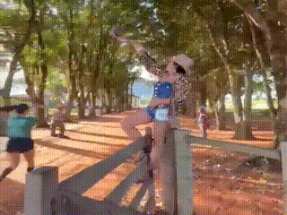 Tanikyta: a corredora que vira festa com look de onça-pintada
