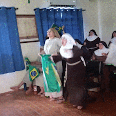 Freiras de Dourados viralizam torcendo pelo Brasil na Copa