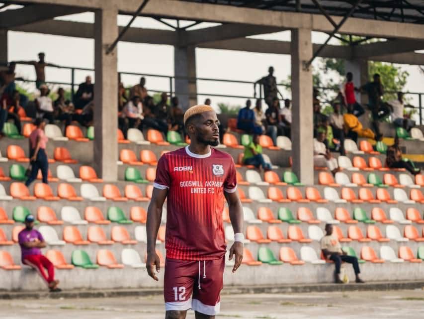 Rivers United contrata Samuel Bassey do Godswill Akpabio United