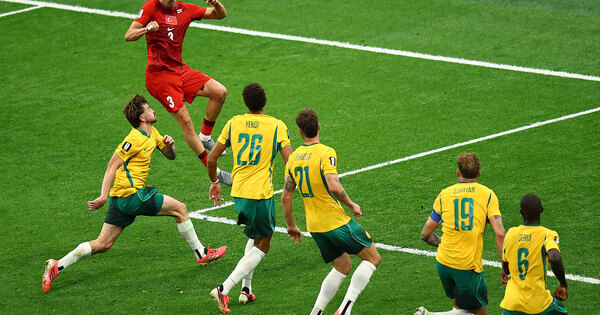 Copa do Mundo FIFA: Irankunda e Beach brilham na vitória da Austrália por 2 a 0 sobre a Turquia