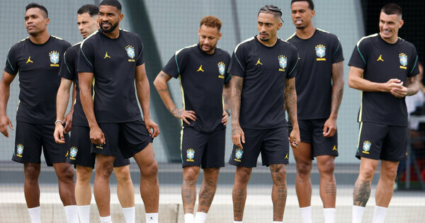 Copa do Mundo FIFA 2026: Seleção Brasileira chega a Houston para confronto das oitavas de final e recebe calorosas boas-vindas
