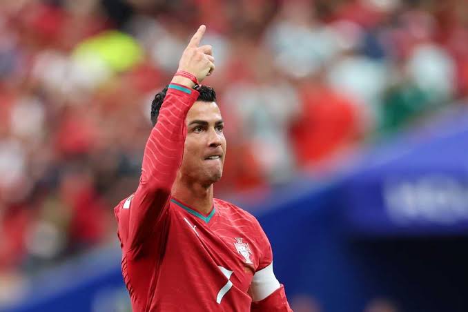 Ronaldo faz história na Copa do Mundo na vitória de Portugal sobre o Uzbequistão por 5 a 0