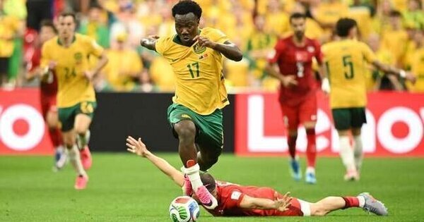 Austrália marca duas vezes contra a corrente do jogo e derrota a Turquia na estreia