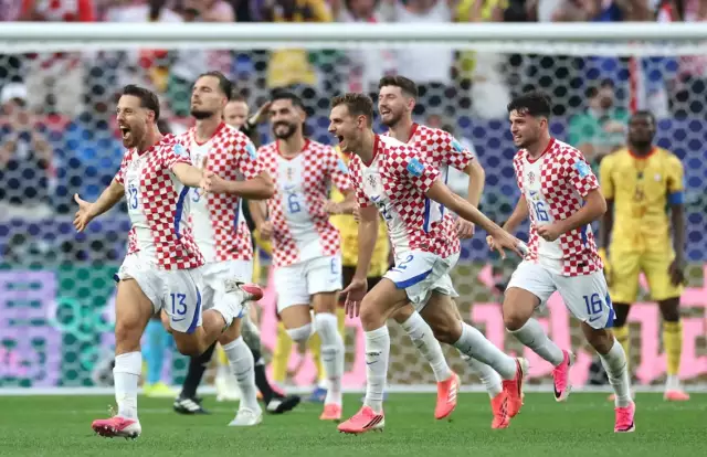 Croácia vence Gana e avança às oitavas da Copa do Mundo