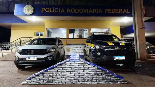 Casal preso com 96,9 kg de cocaína em carro com criança no MS
