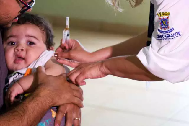 Nova dose de reforço contra a pólio aos 4 anos no Brasil