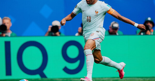Masterclass de Mbappé: França vence a Suécia por 3 a 0 e chega às oitavas de final