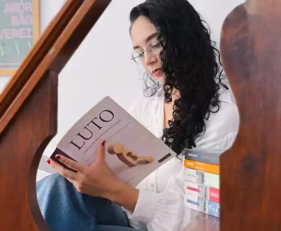 Psicólogas criam clube de leitura sobre luto e finitude